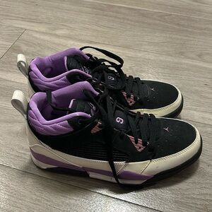 Women’s Air Jordan 9s